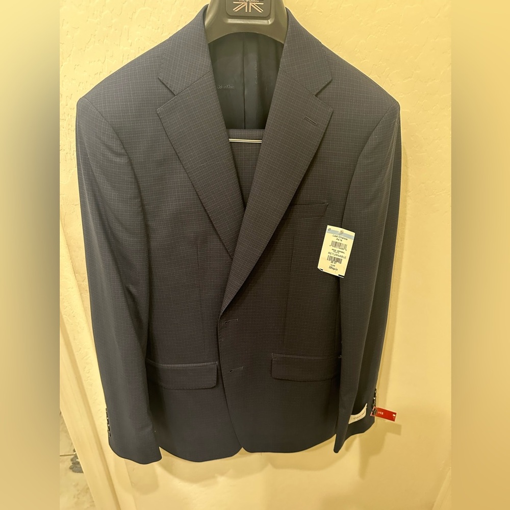 Calvin Klein men’s suit 38reg slim navy blue with checkered print
